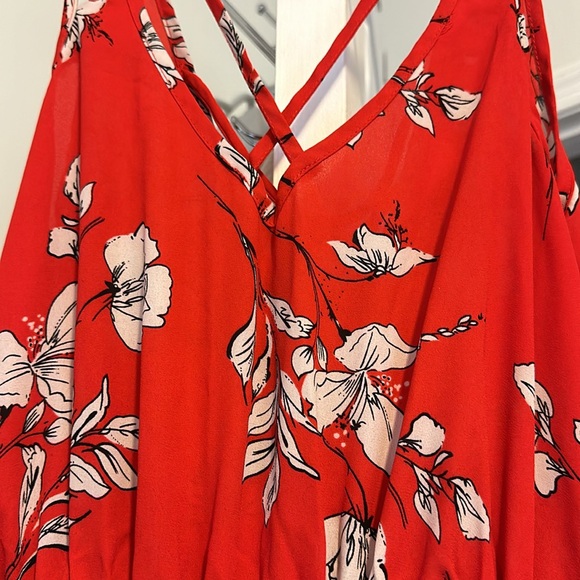 Sleeveless Romper - Picture 2 of 4